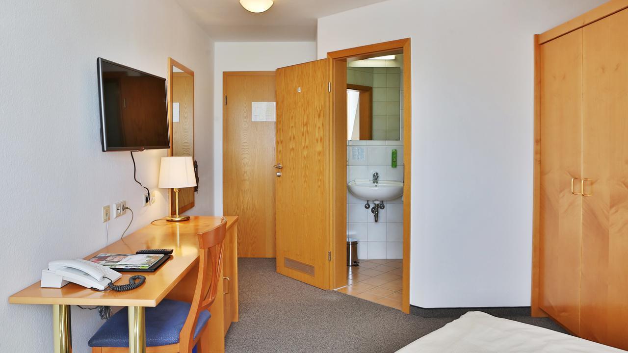 Hotel Alznauer Hof Gomaringen Kültér fotó